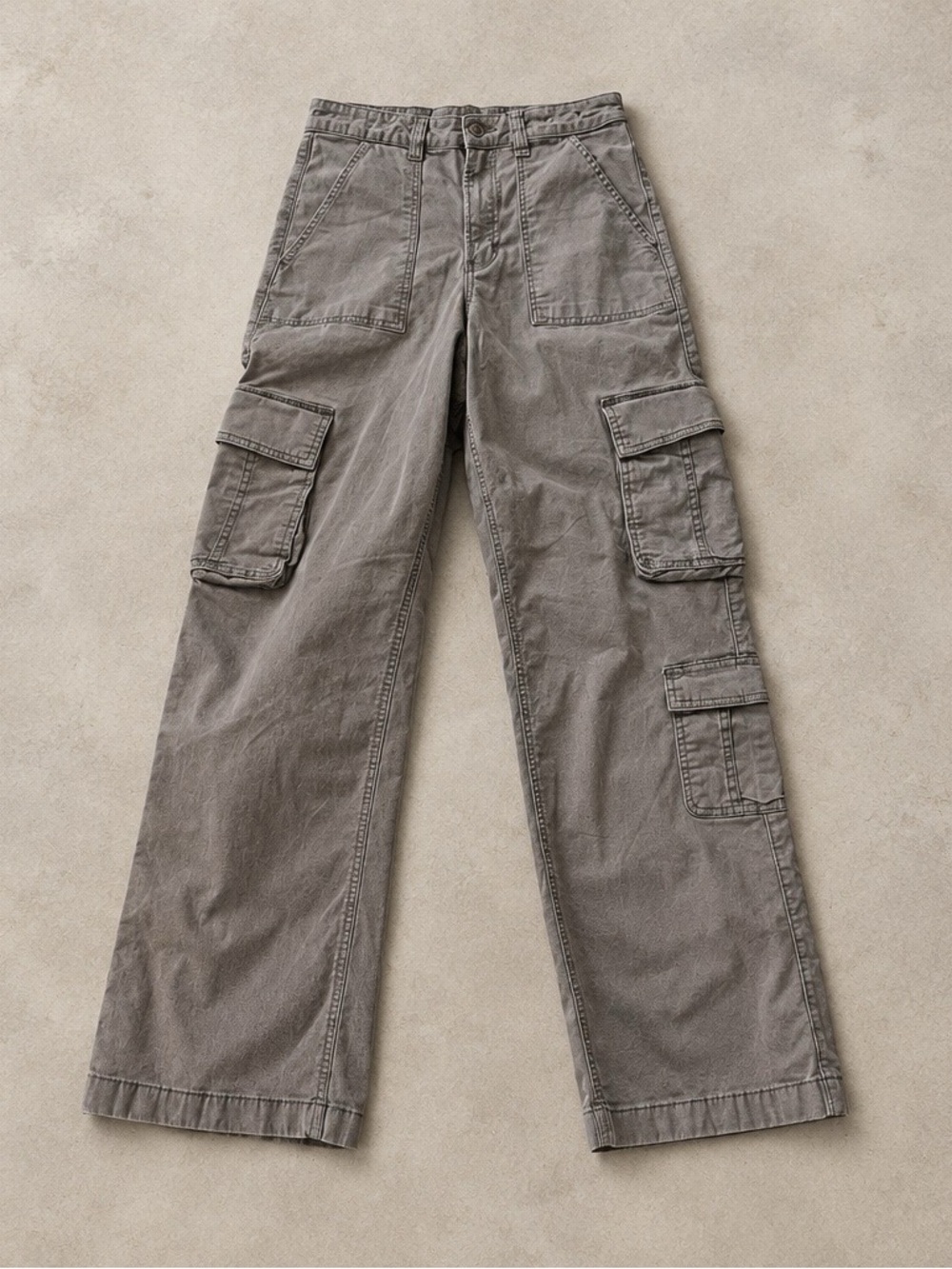 Hollister Ultra High-Rise Baggy Cargo Pants Size W 6R W 28R